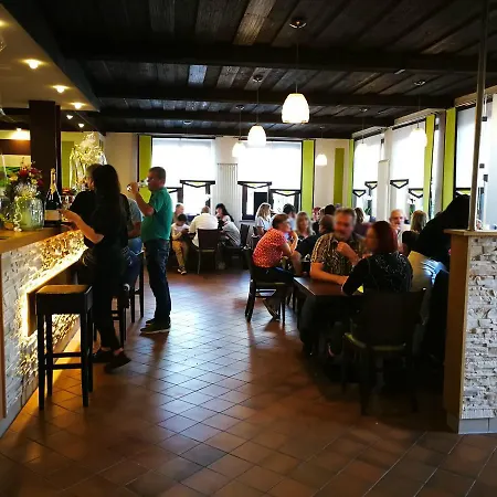 Ario & Resturant 4*